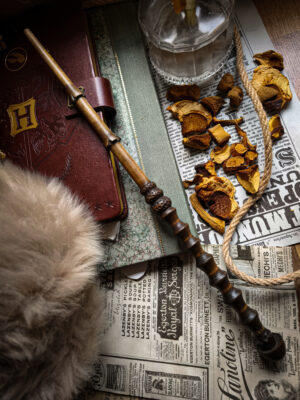 Różdżka boru z nieznanego drewna o długości 12 i 1/2 cala